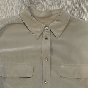 Equipment Femme 100% Silk Button-Down Shirt | Taupe | Size M